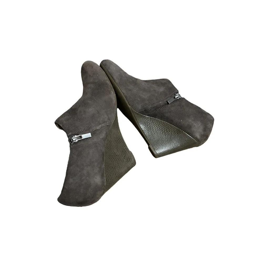 Clarks elevated design